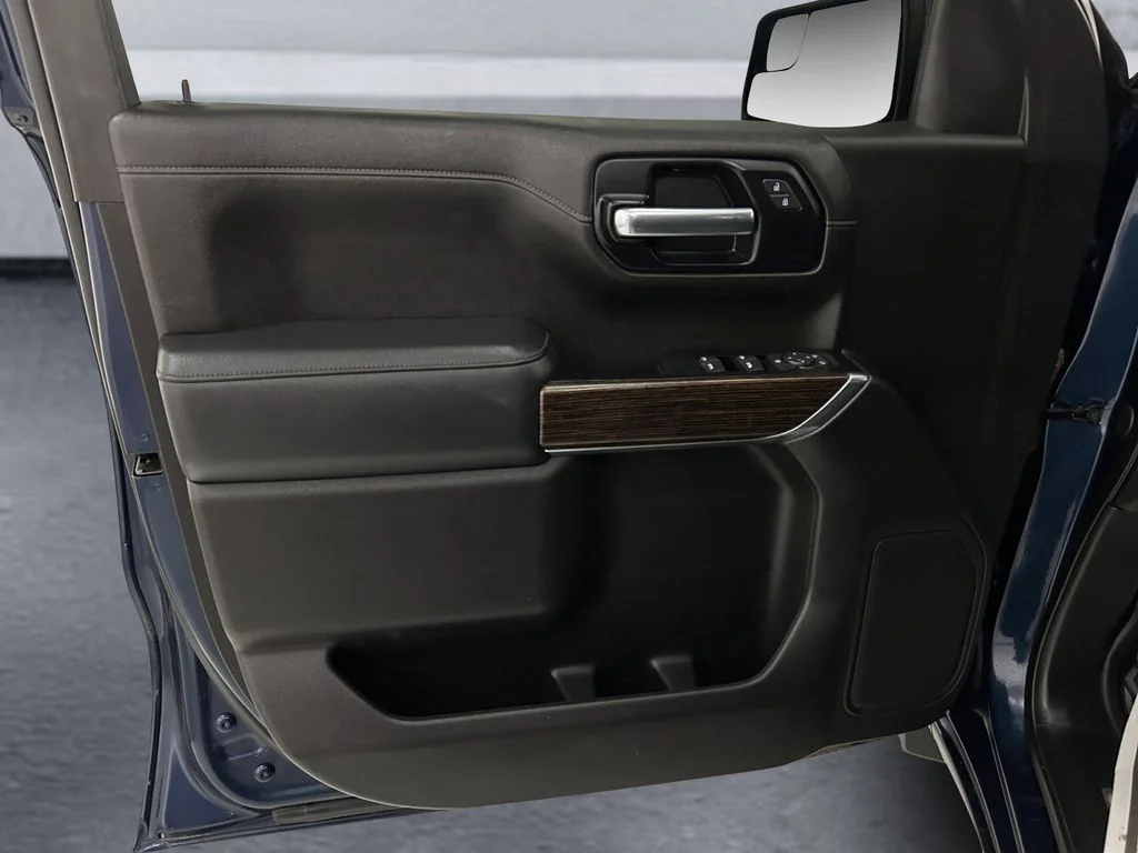 Used 2020 Blue GMC Elevation image 12