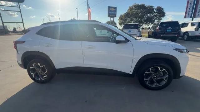 Certified Used 2025 Summit White Chevrolet LT image 9