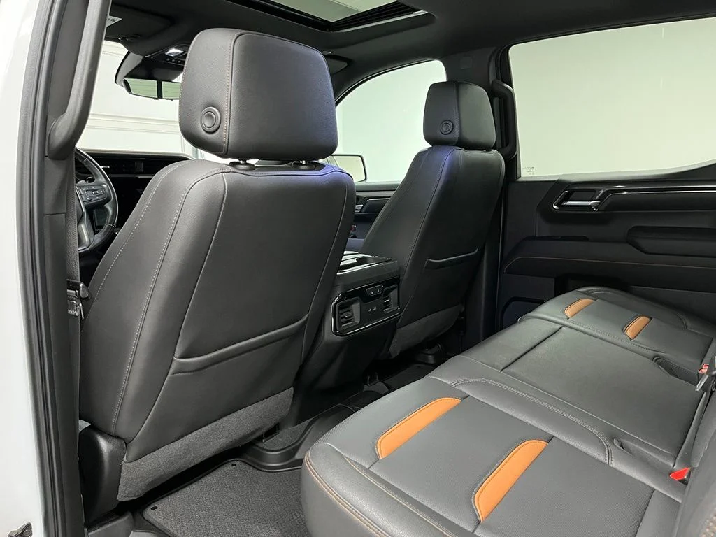 Used 2022 White GMC AT4 image 42
