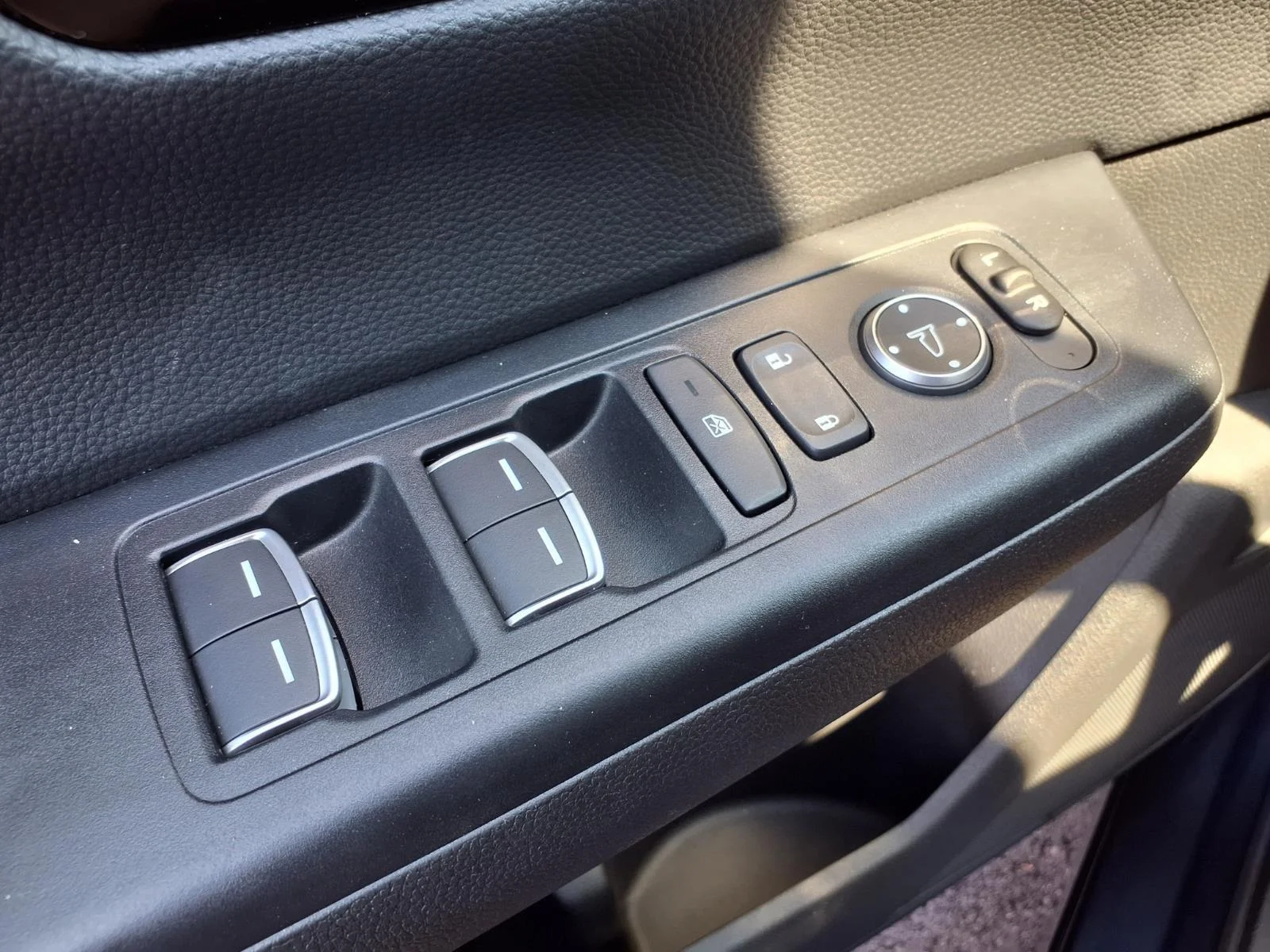 Used 2024 Canyon River Blue Metallic Honda EX-L image 16