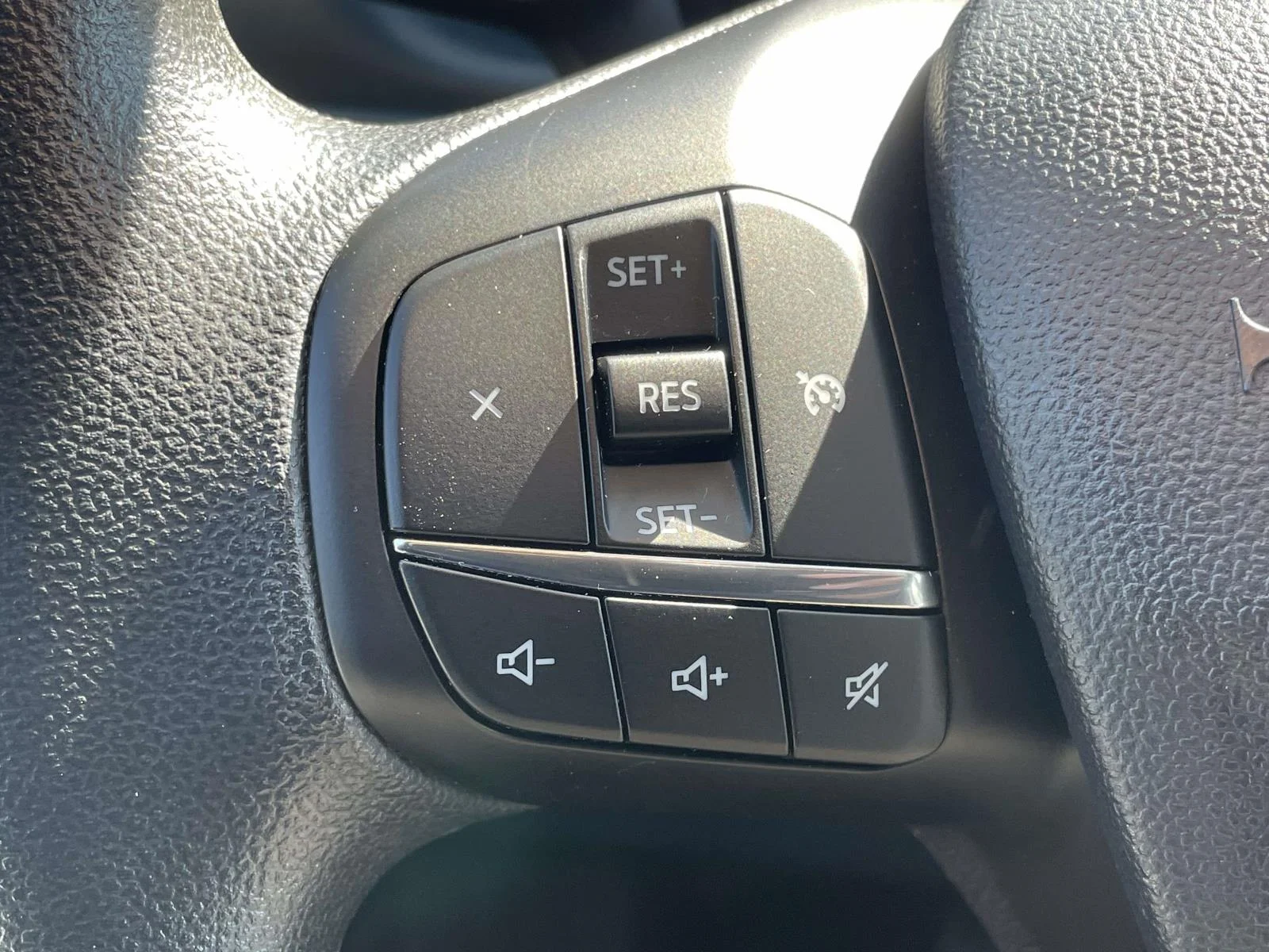 Used 2025 Desert Sand Ford XLT image 10