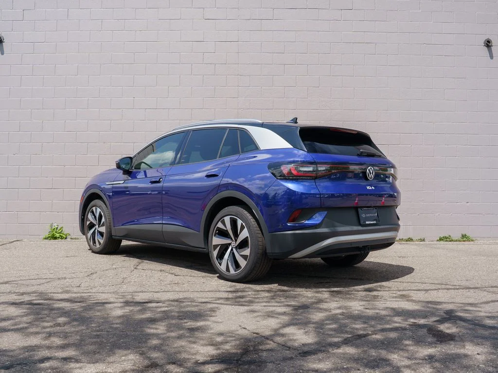 Used 2021 Dusk Blue Metallic/Black Roof Volkswagen Pro S image 3