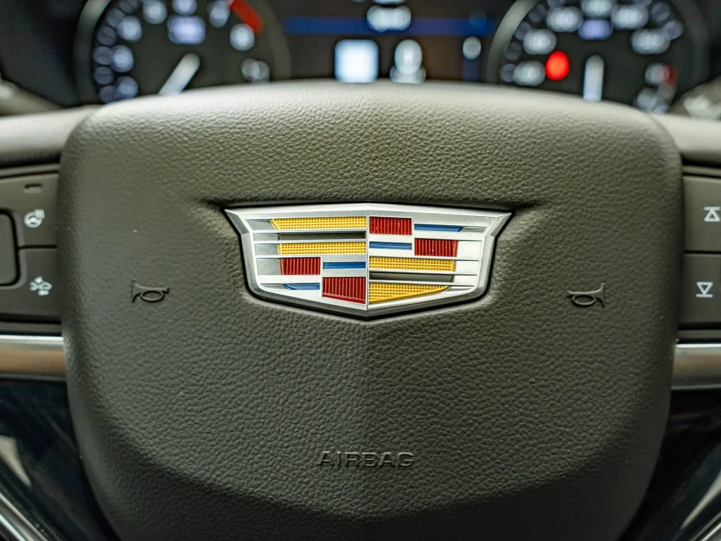 Used 2025 Crystal White Tricoat Cadillac Premium Luxury image 22