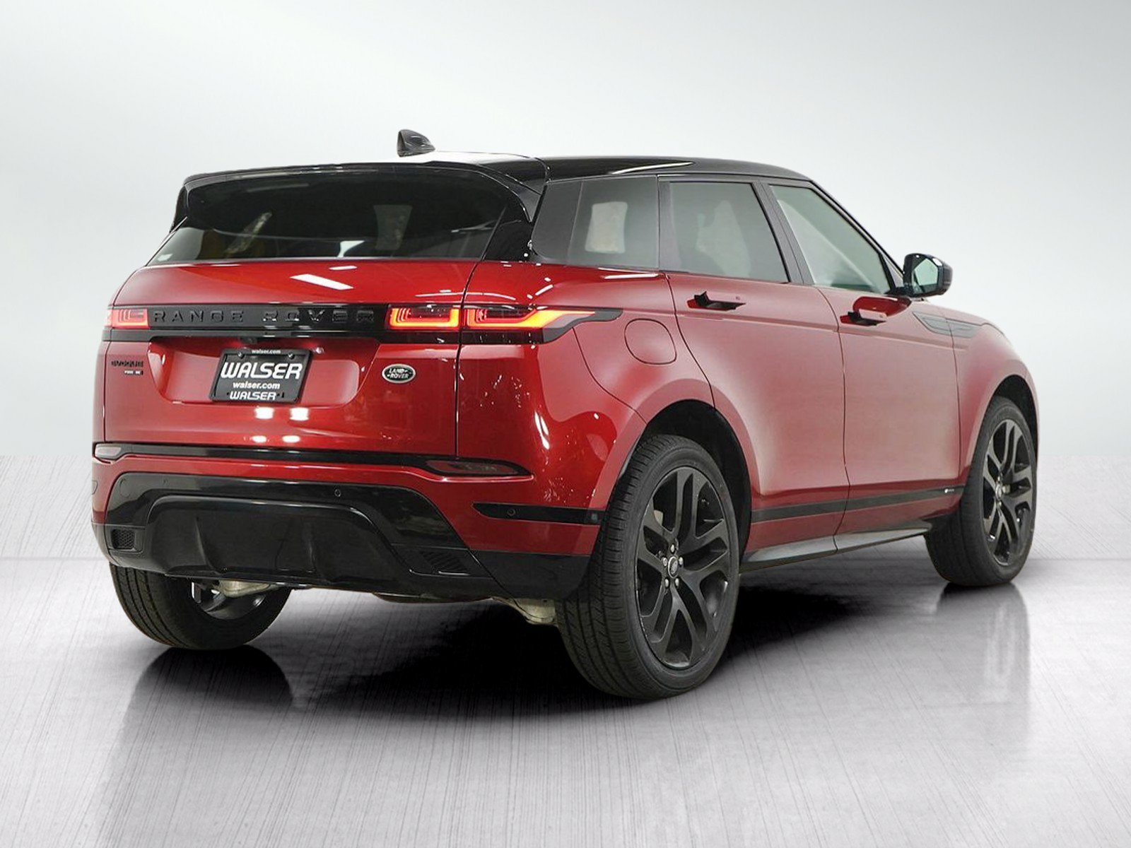 Used 2020 Firenze Red Metallic Land Rover R-Dynamic SE image 5