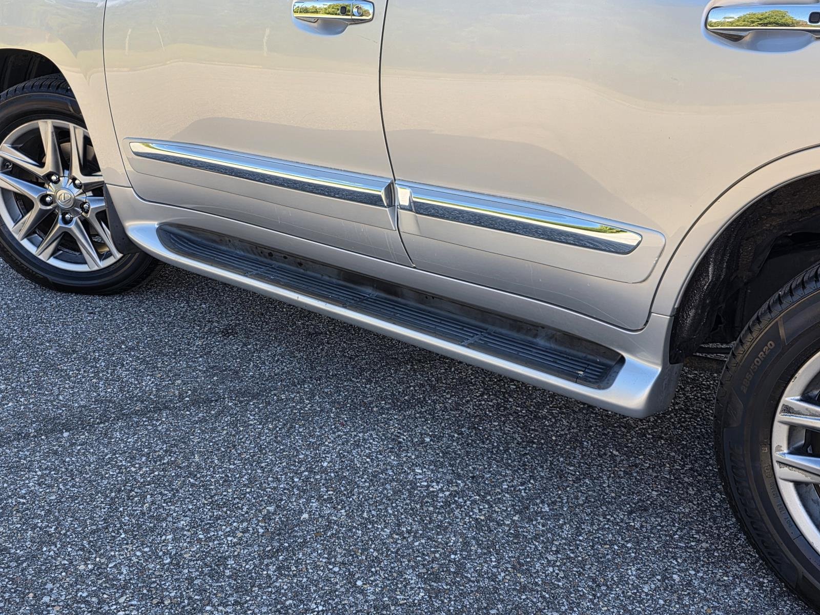 Used 2015 Silver Lexus 570 image 34