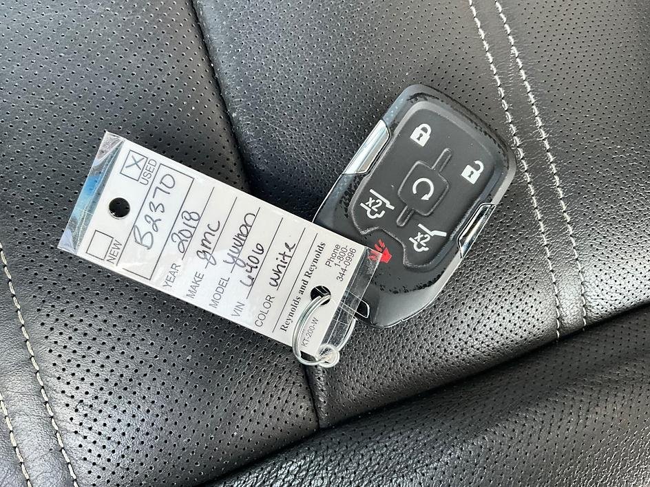 Used 2018 White GMC Denali image 38