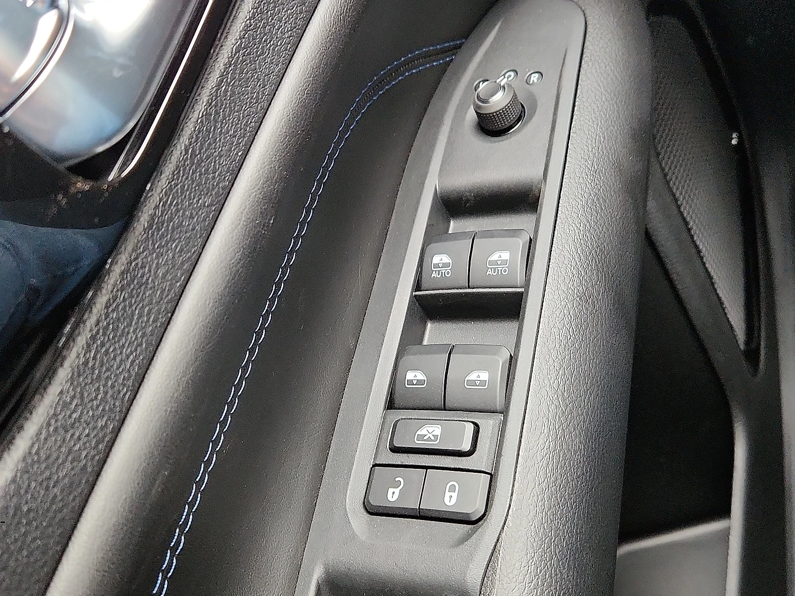 New 2026 Red Jeep LATITUDE ALTITUDE 4X4 image 17