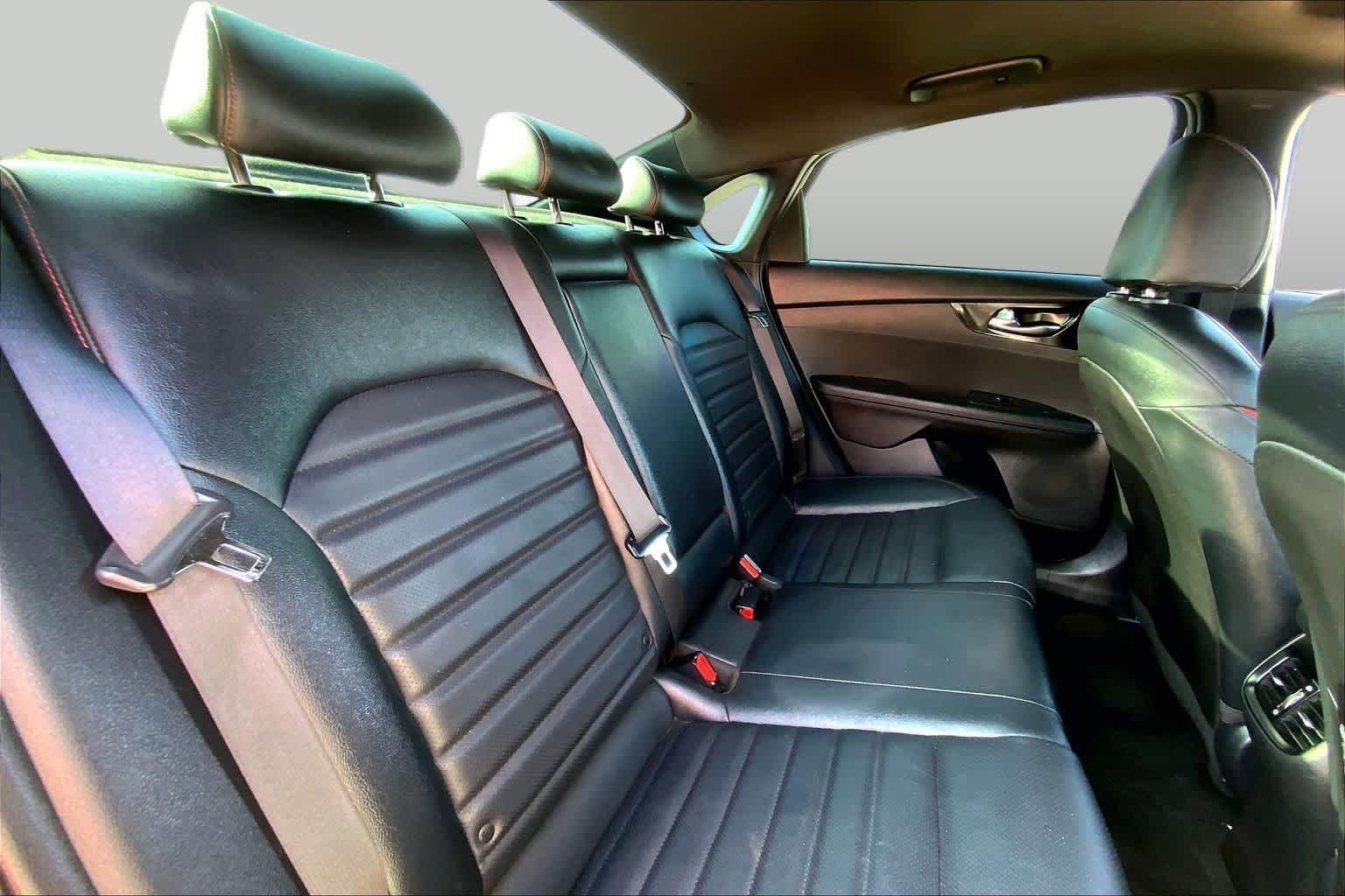 Used 2021 Snow White Pearl Kia GT image 19