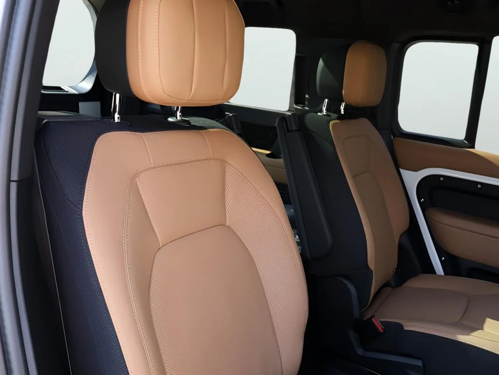 New 2025 Fuji White Land Rover V8 image 12