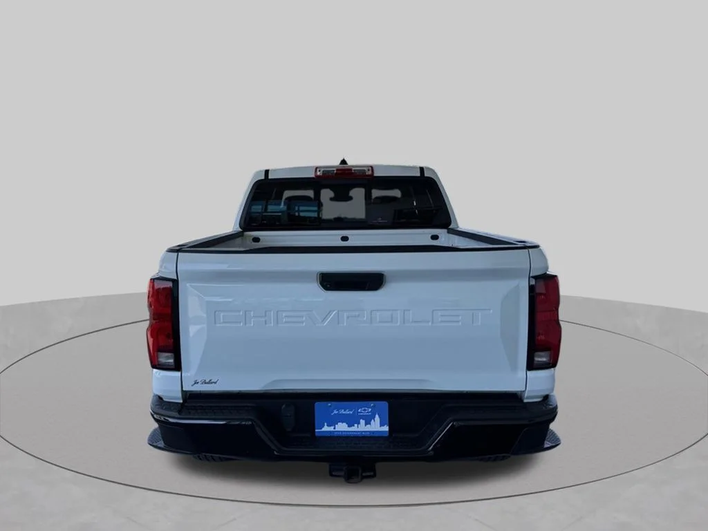 Used 2023 Summit White Chevrolet Z71 image 8