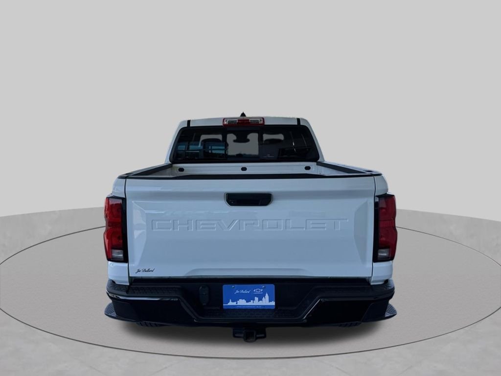 Used 2023 White Chevrolet Z71 image 8