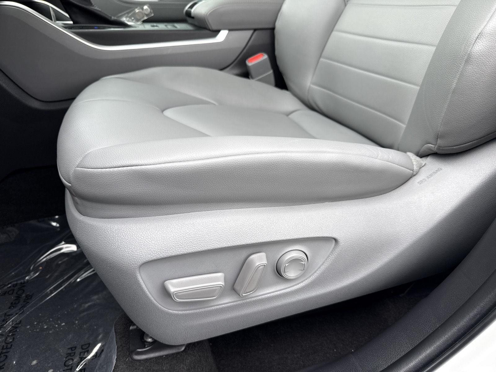 Used 2023 Wind Chill Pearl Toyota XLE image 16