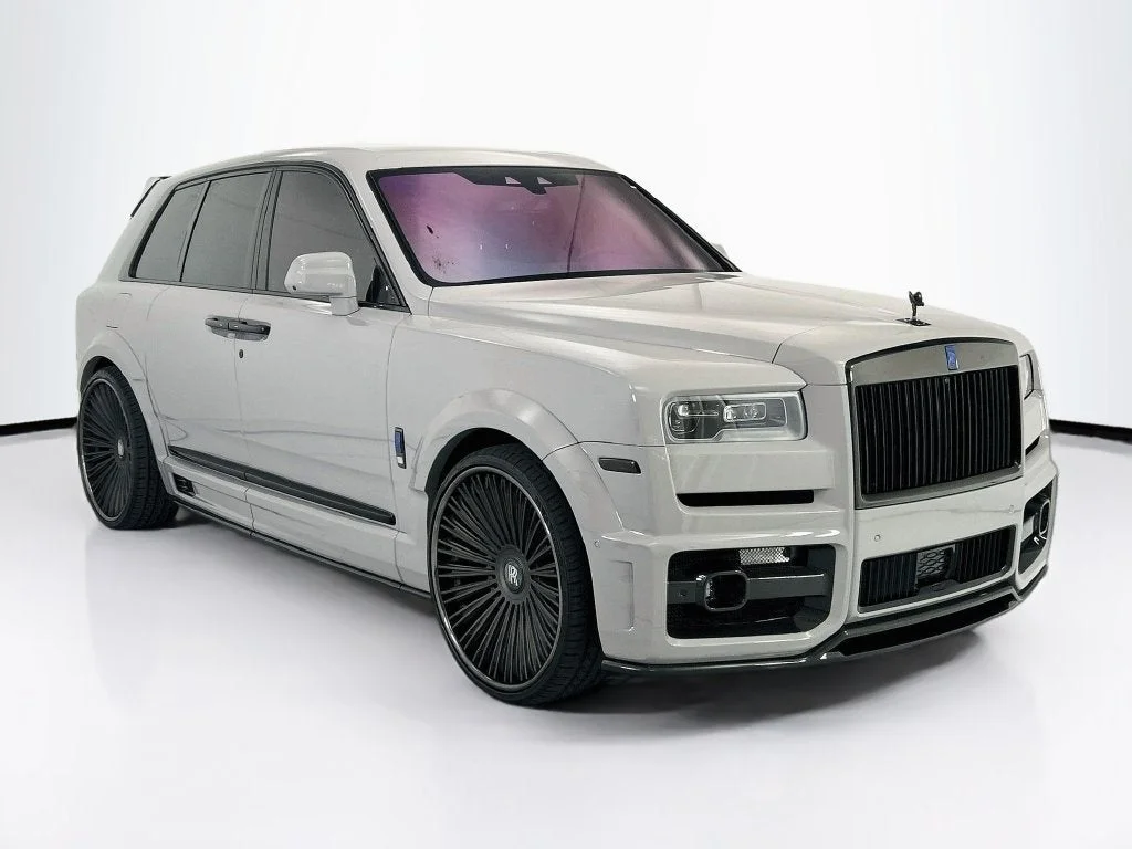 Used 2024 Red Rolls-Royce Black Badge image 3