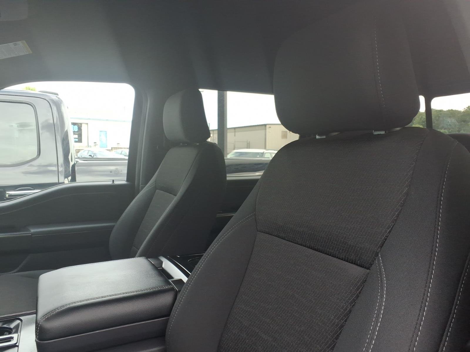 Used 2024 Black Metallic Ford XLT image 17
