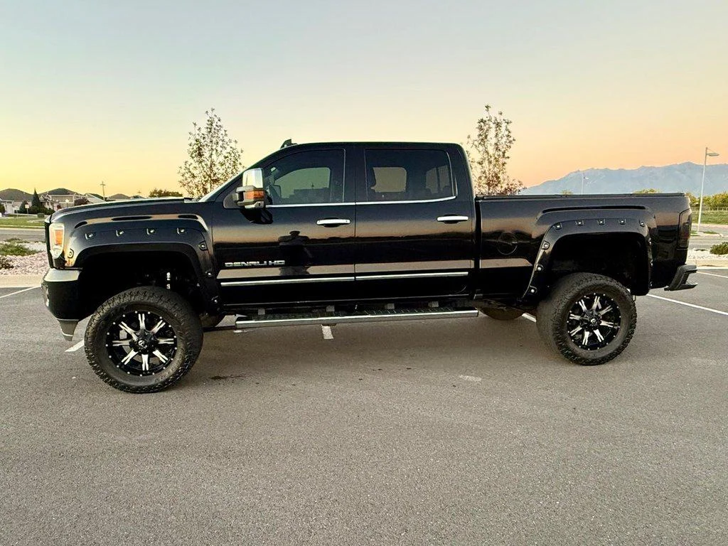 Used 2016 Onyx Black GMC DENALI image 3