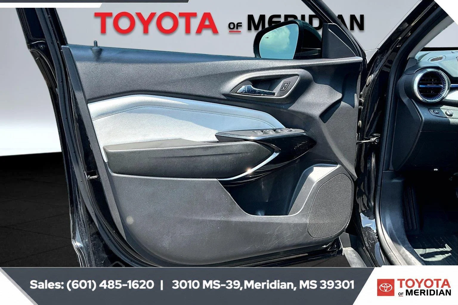 Used 2024 Mosaic Black Metallic Chevrolet LT image 17