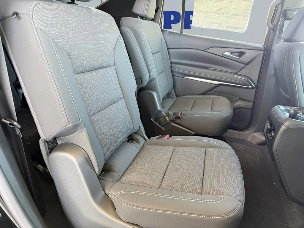 New 2027 Mosaic Black Metallic Chevrolet LT image 18