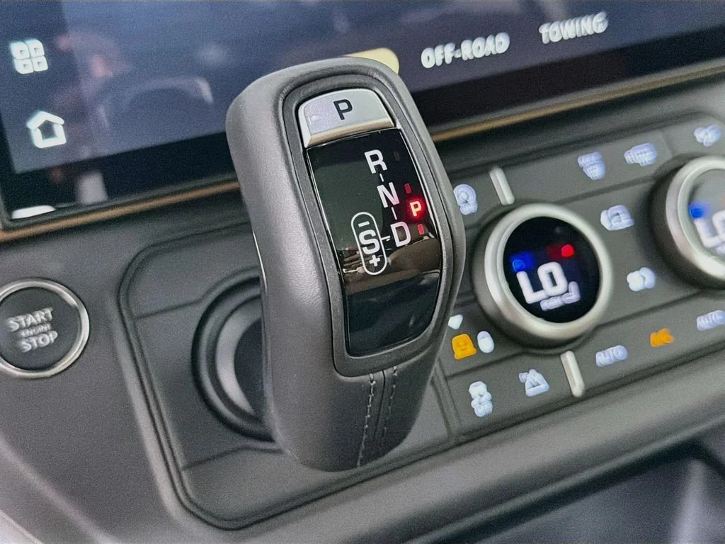 2026 Land Rover Defender X-Dynamic SE - Photo 17