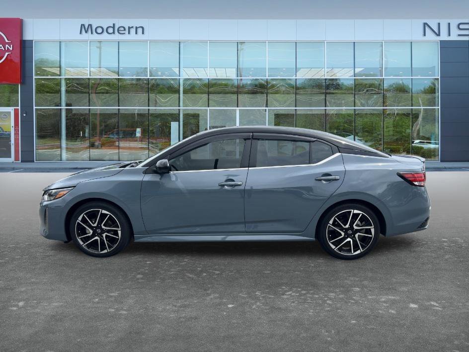Used 2024 Atlantic Gray Metallic/Super Black Nissan SR image 8