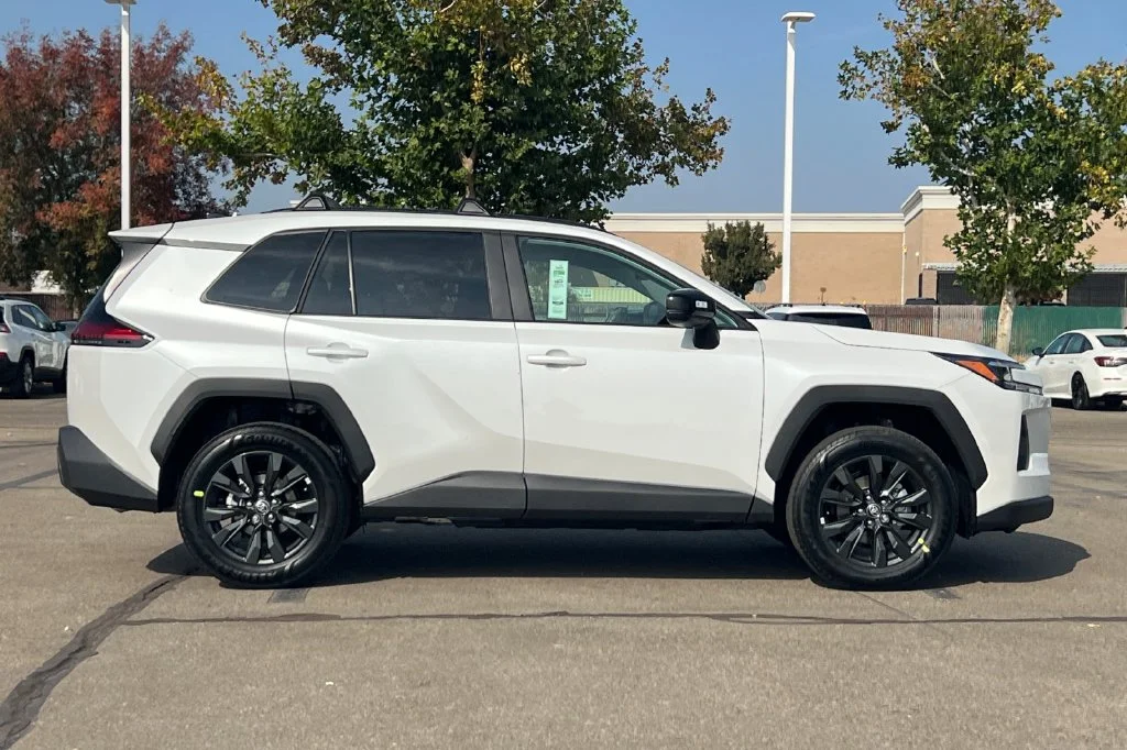 New 2026  Toyota XLE Premium image 3