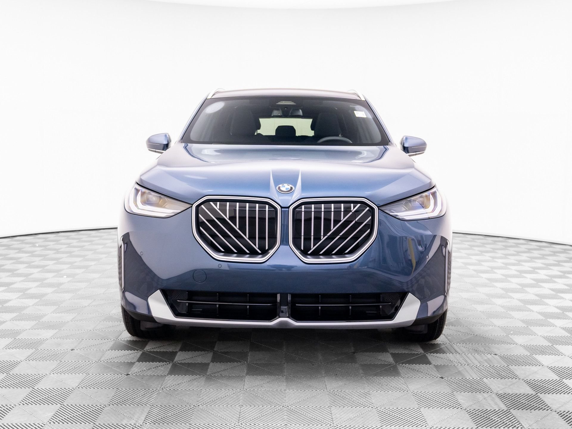 New 2026 Arctic Race Blue metallic BMW 30 xDrive image 10