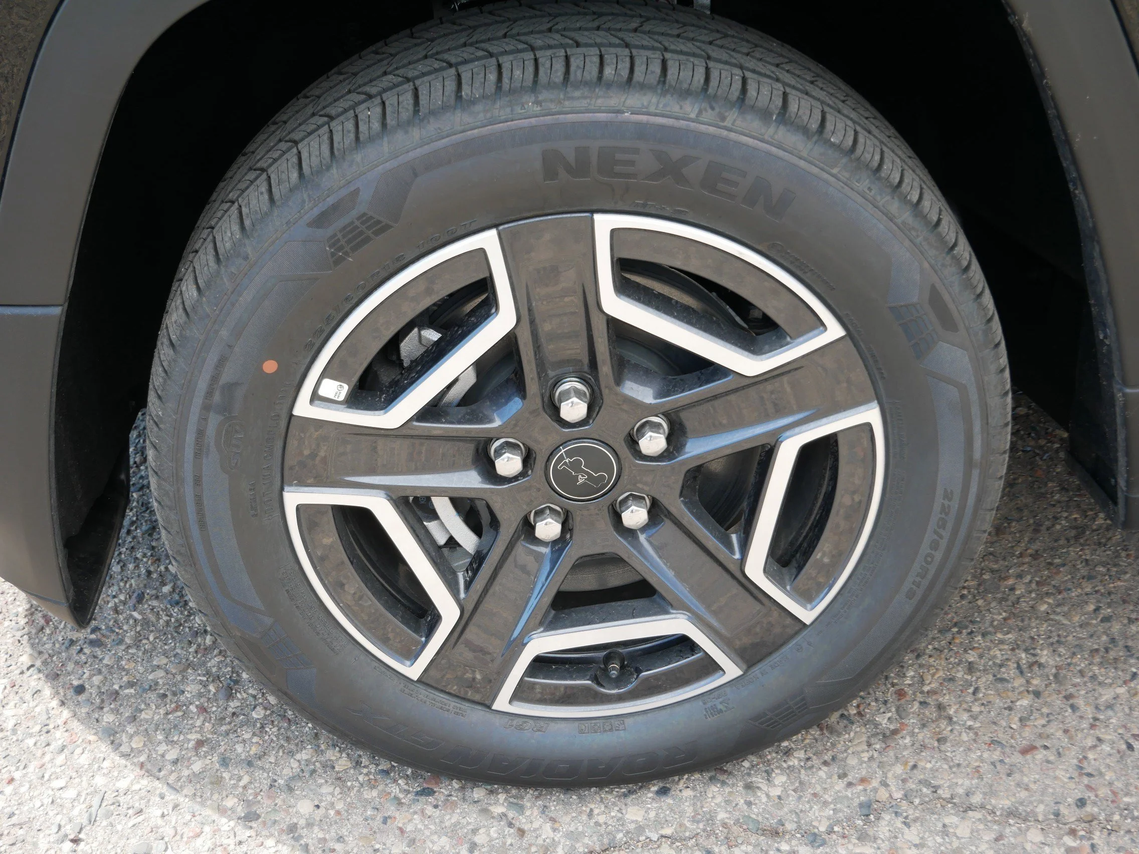 New 2026 Diamond Black Crystal Pearlcoat Jeep Limited image 5