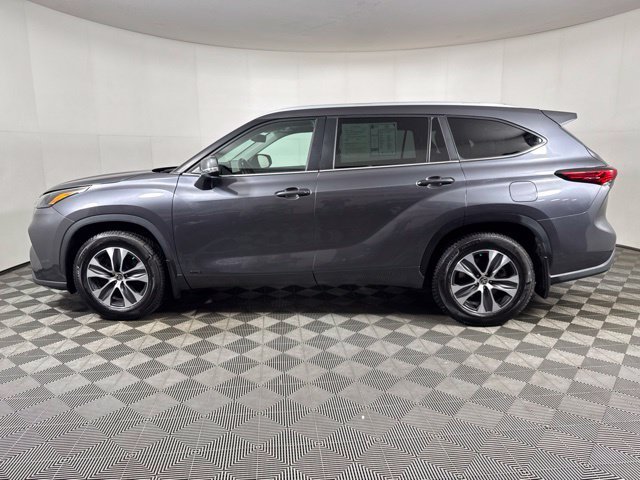 Used 2023 Gray Toyota XLE image 7