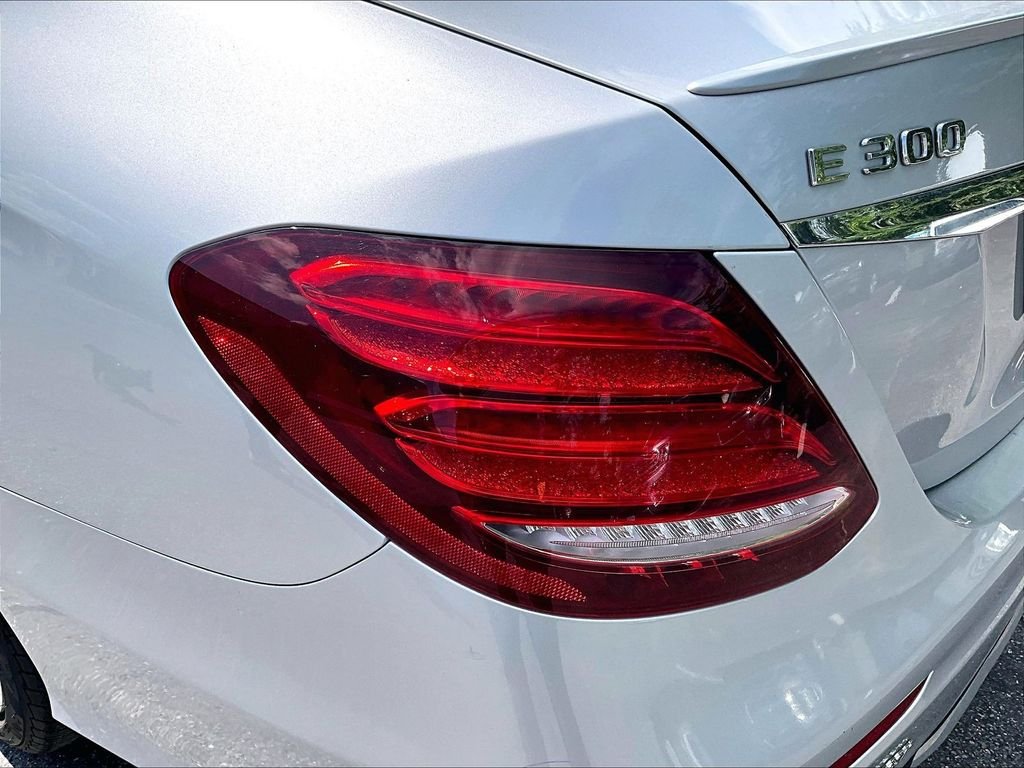 Used 2018 Silver Mercedes-Benz E 300 image 33