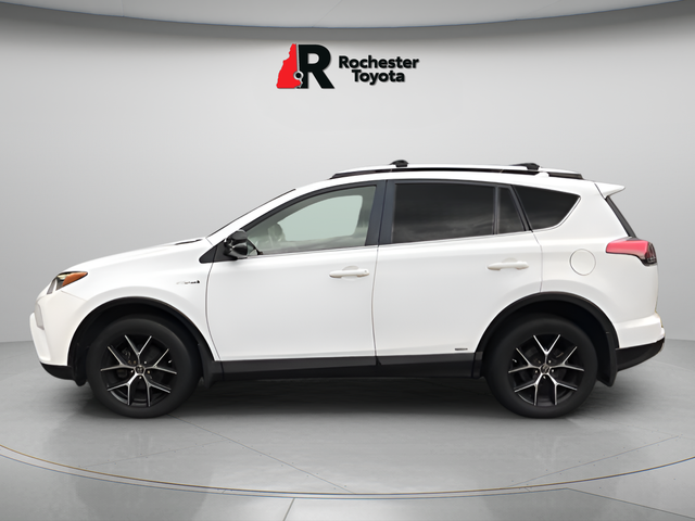 Used 2018 White Toyota SE image 4