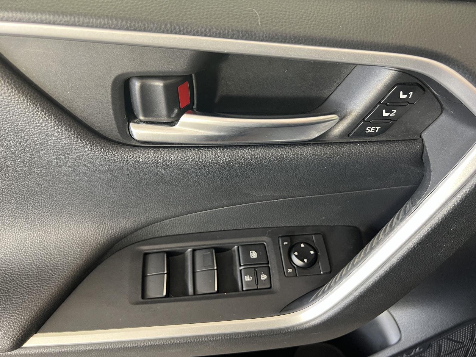 Used 2019 Ruby Flare Pearl Toyota Limited image 7