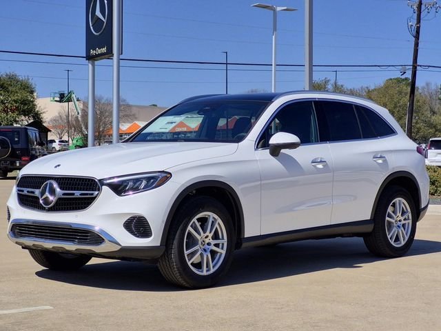 New 2026 Polar White Mercedes-Benz GLC 300 image 3