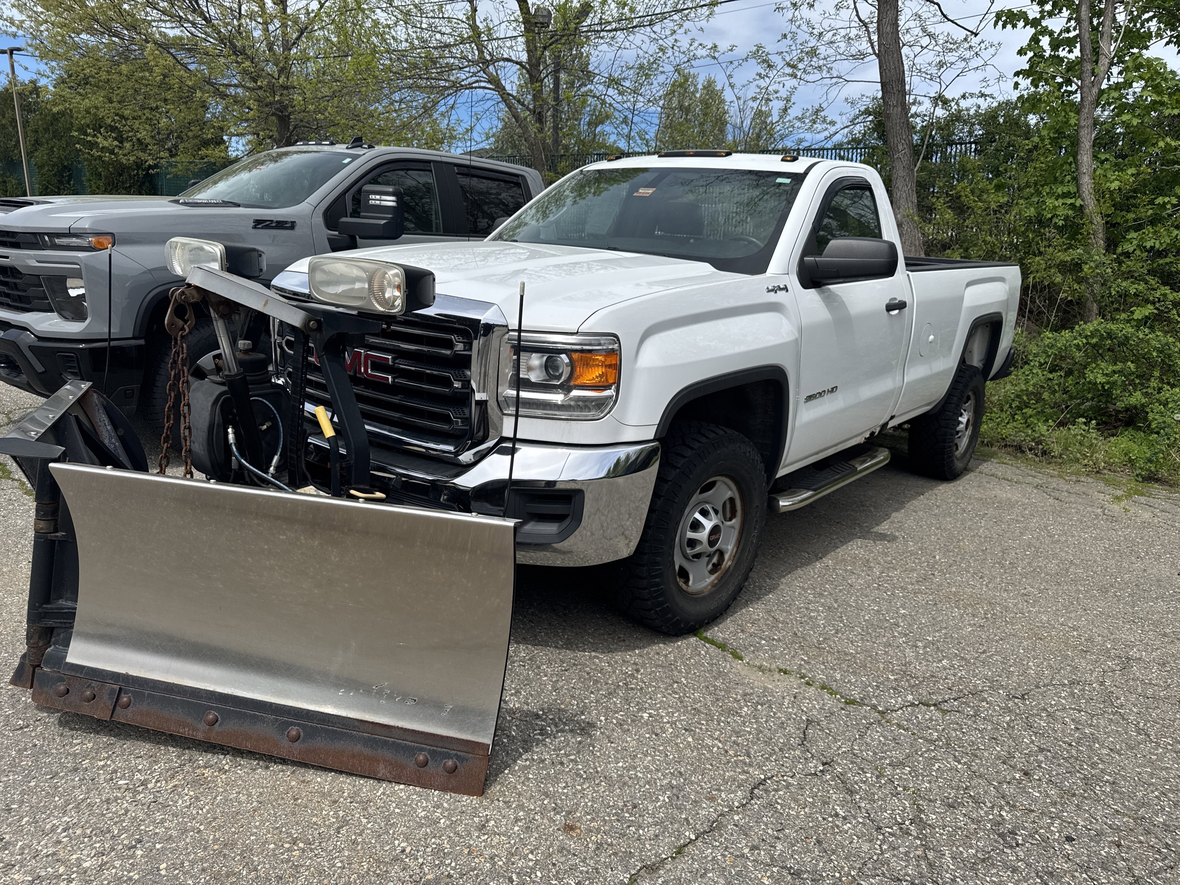 2016 GMC Sierra 4WD Regular Cab Long Box's photo