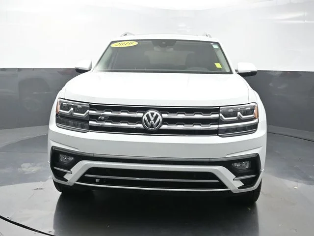 Used 2019 White Volkswagen 3.6L V6 SE image 2