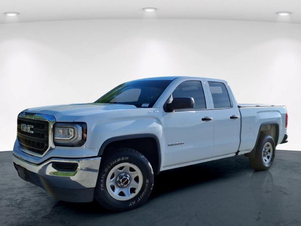 Used 2018 White GMC Base image 2