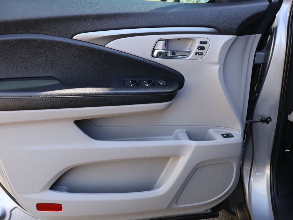 2021 Honda Pilot SE - Photo 19