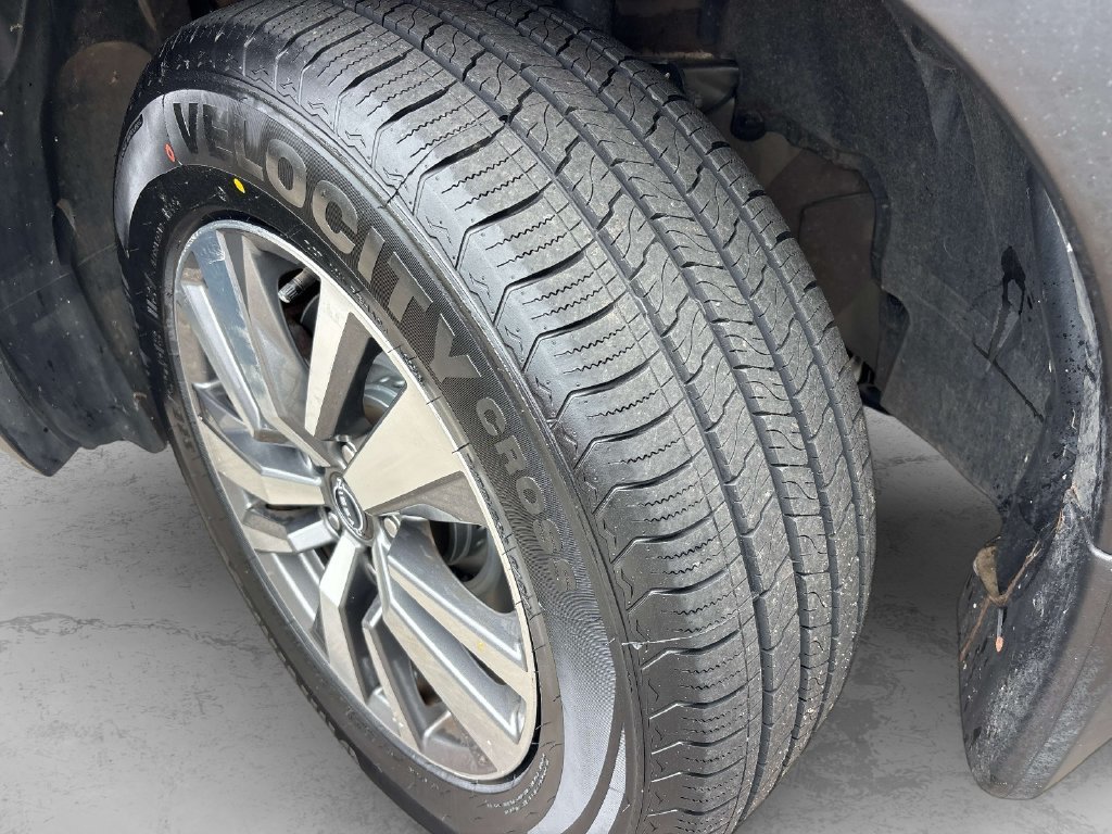 Used 2023 Gray Nissan SL image 8