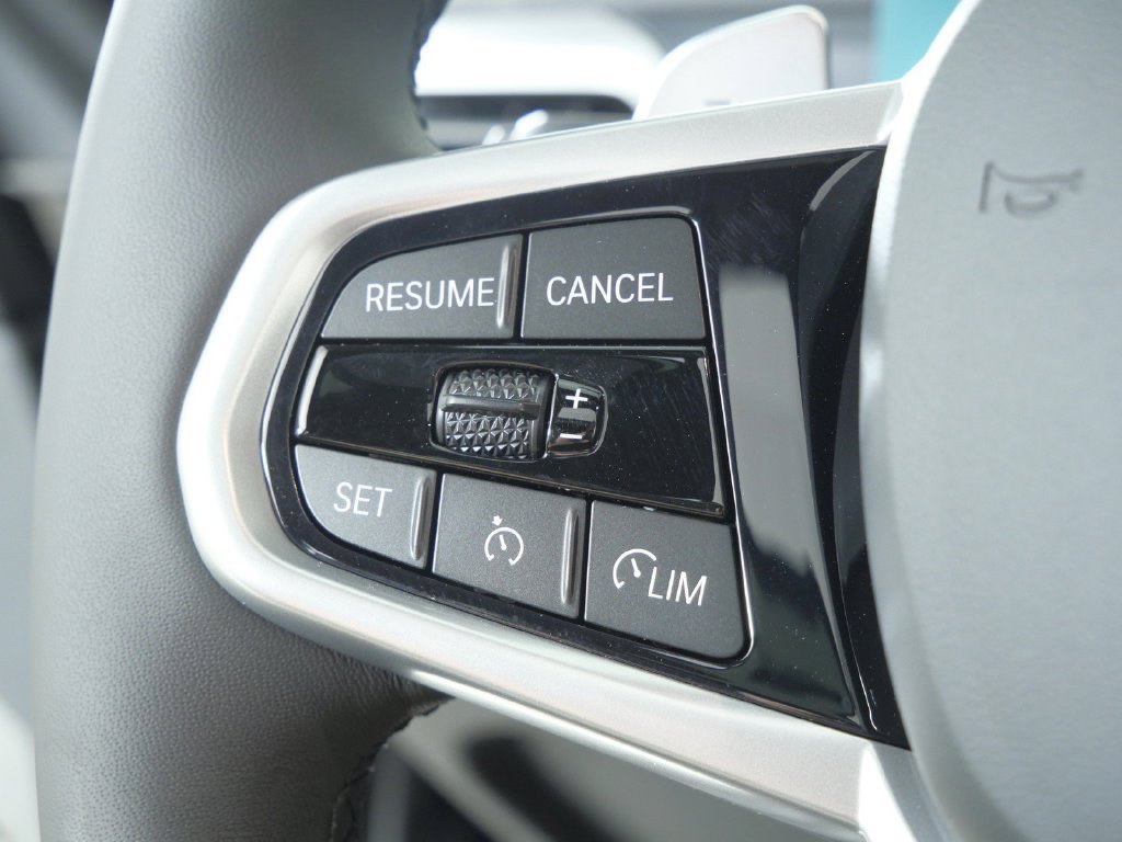 New 2026 Black Sapphire Metallic BMW 330i xDrive image 39