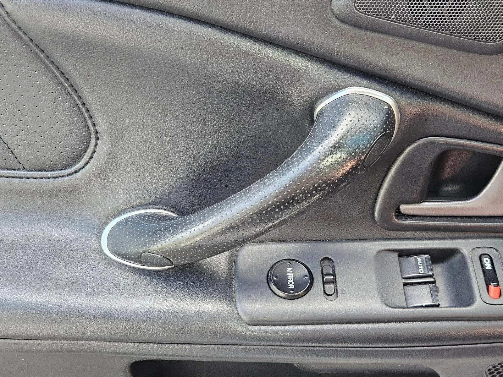 Used 2004 Silver/Gray Honda  image 6