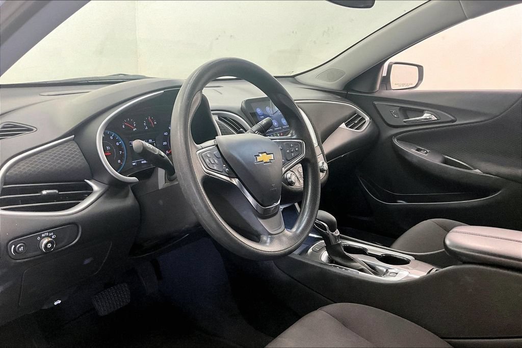 Used 2024 Summit White Chevrolet 1LT image 13