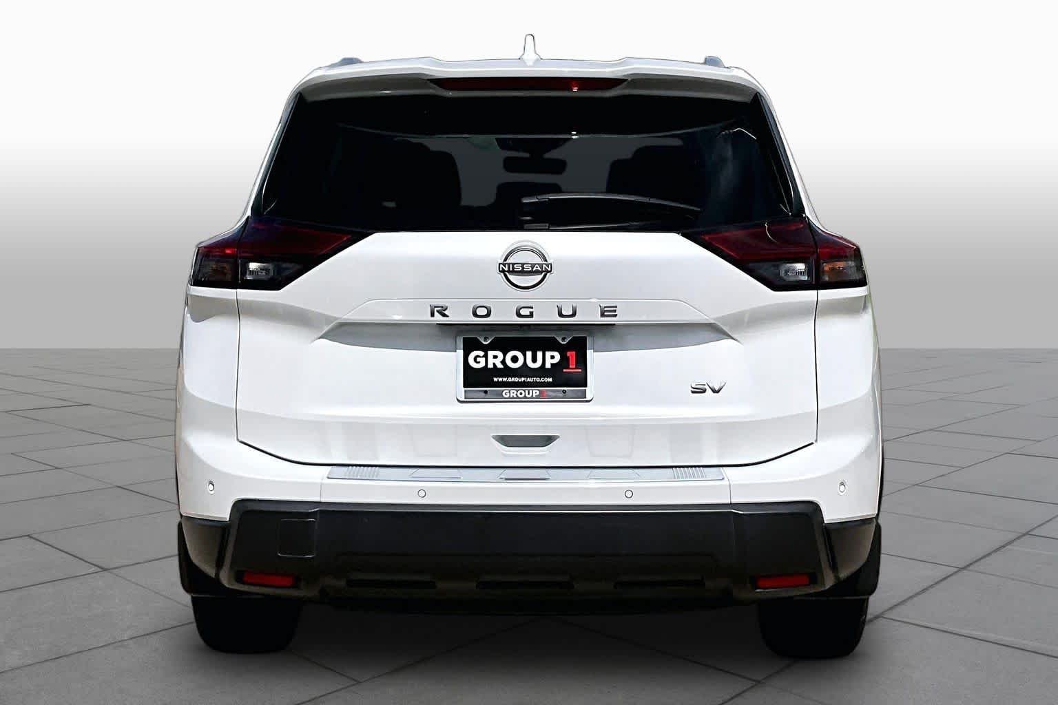 Certified Used 2024 Everest White Pearl Nissan SV image 5