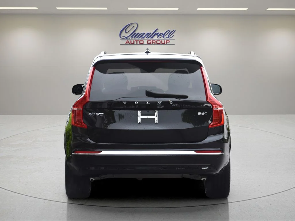 Certified Used 2023 Onyx Black Metallic Volvo Plus image 5