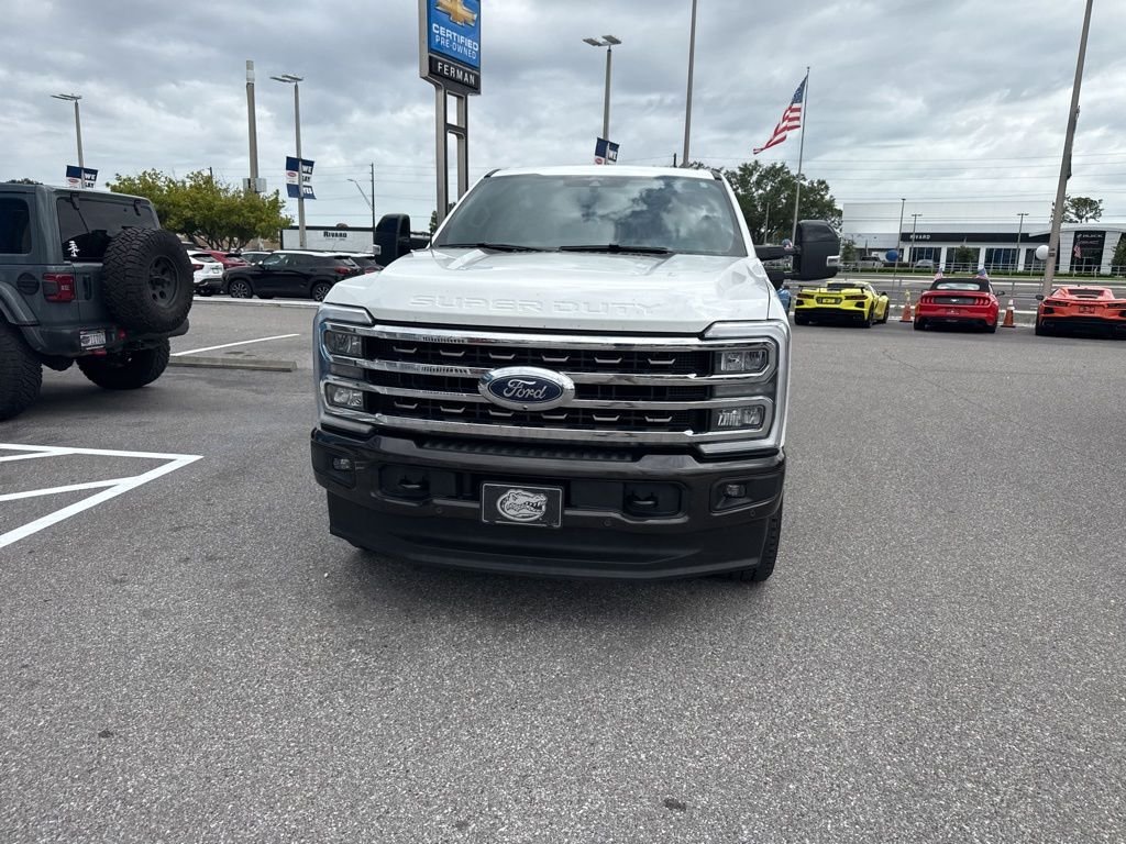 Used 2025  Ford King Ranch image 3