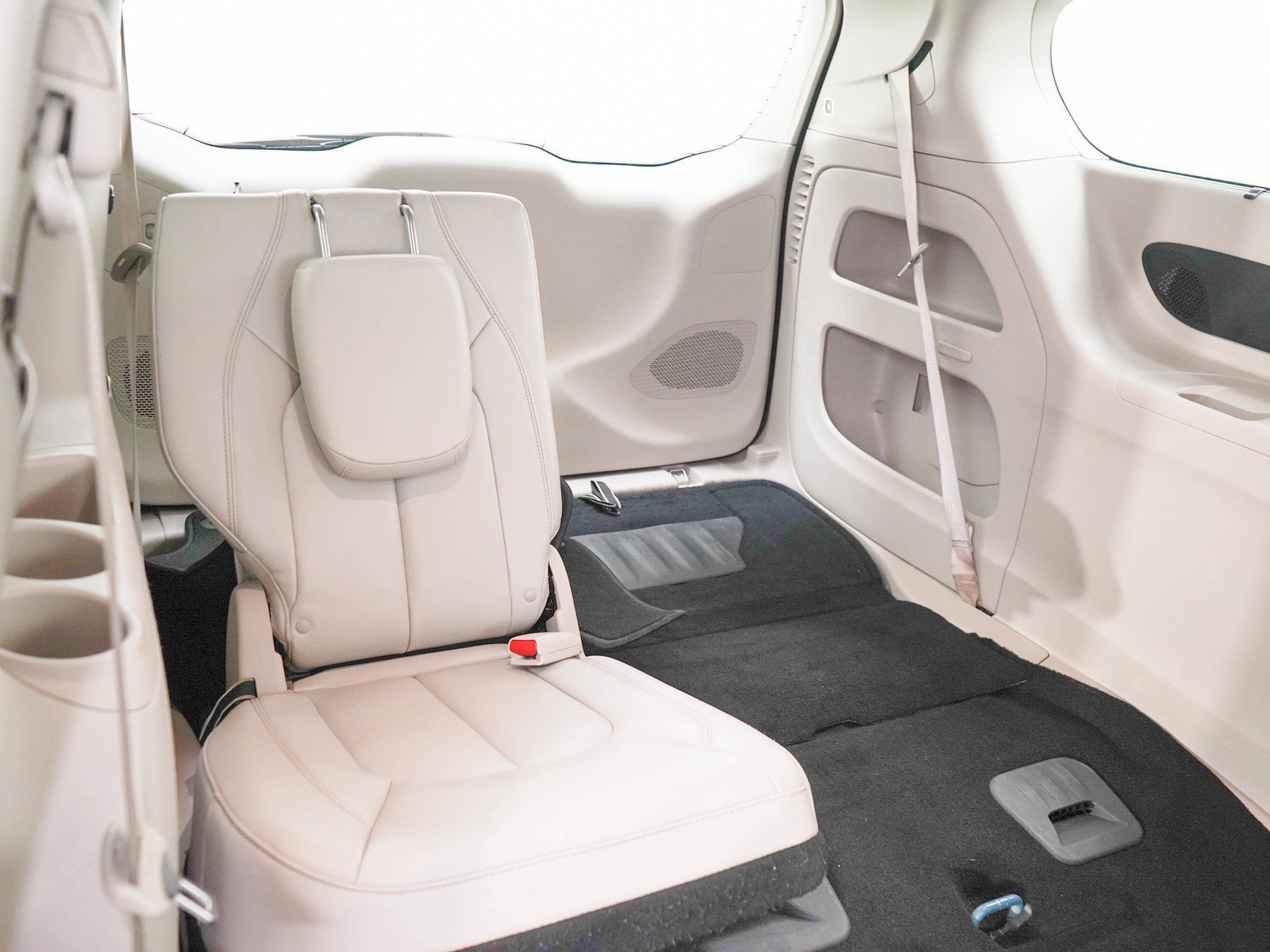 Used 2017 Jazz Blue Pearlcoat Chrysler Touring L image 15