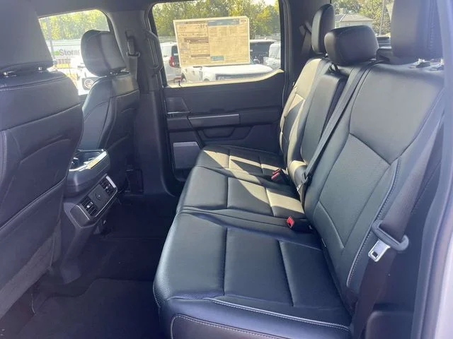 New 2026 Oxford White Ford Lariat image 9