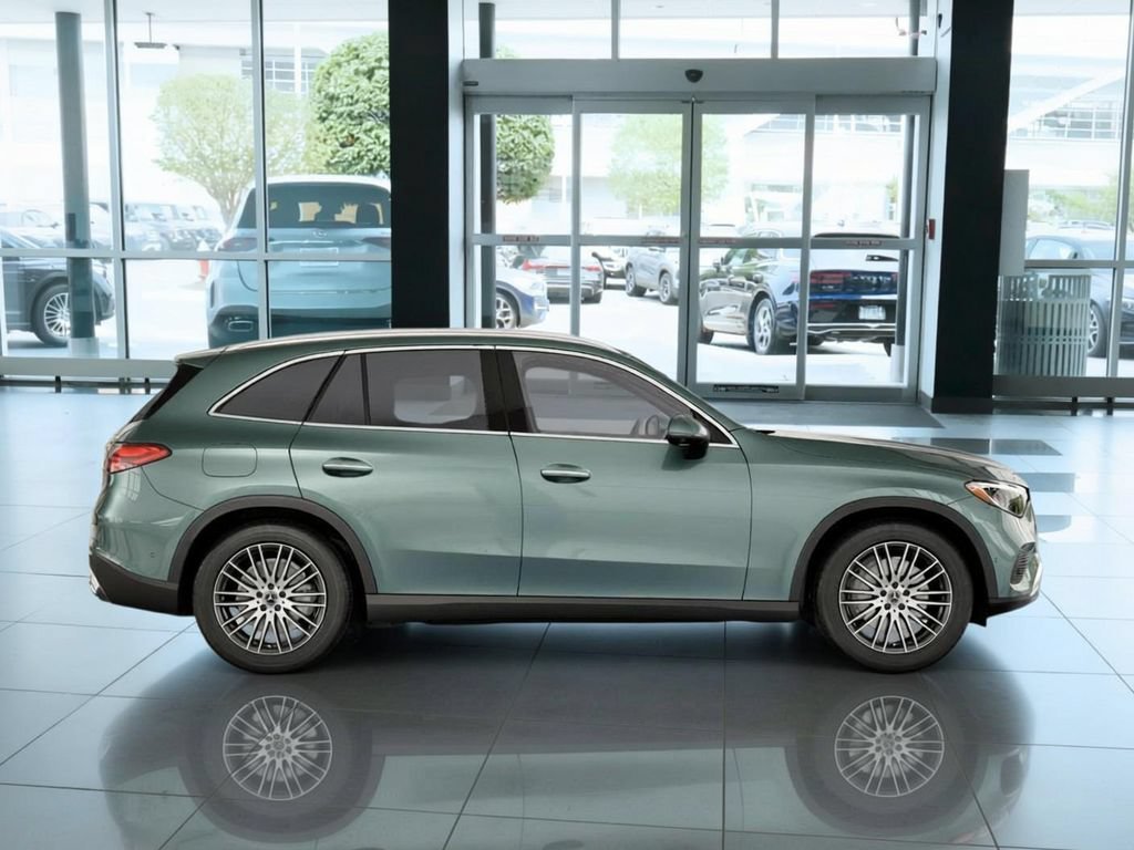 New 2026 Verde Silver Metallic Mercedes-Benz GLC 300 image 43