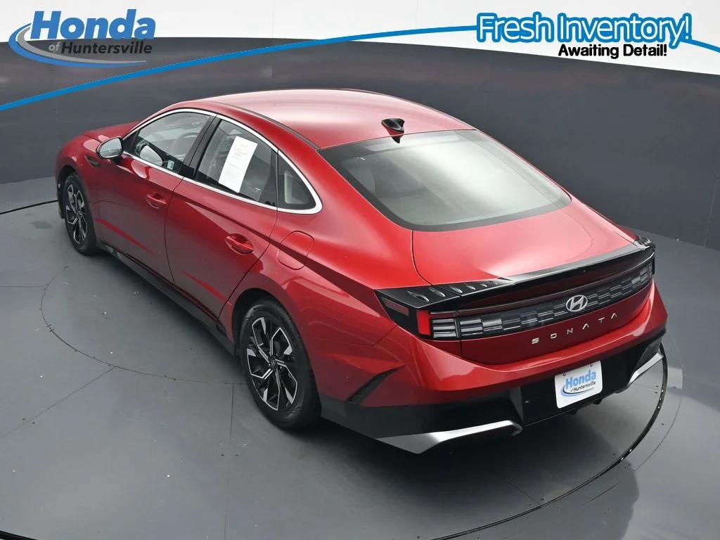 Used 2025 Red Hyundai SEL image 22