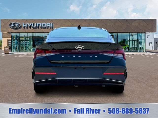 2025 Hyundai Elantra SEL - Photo 6