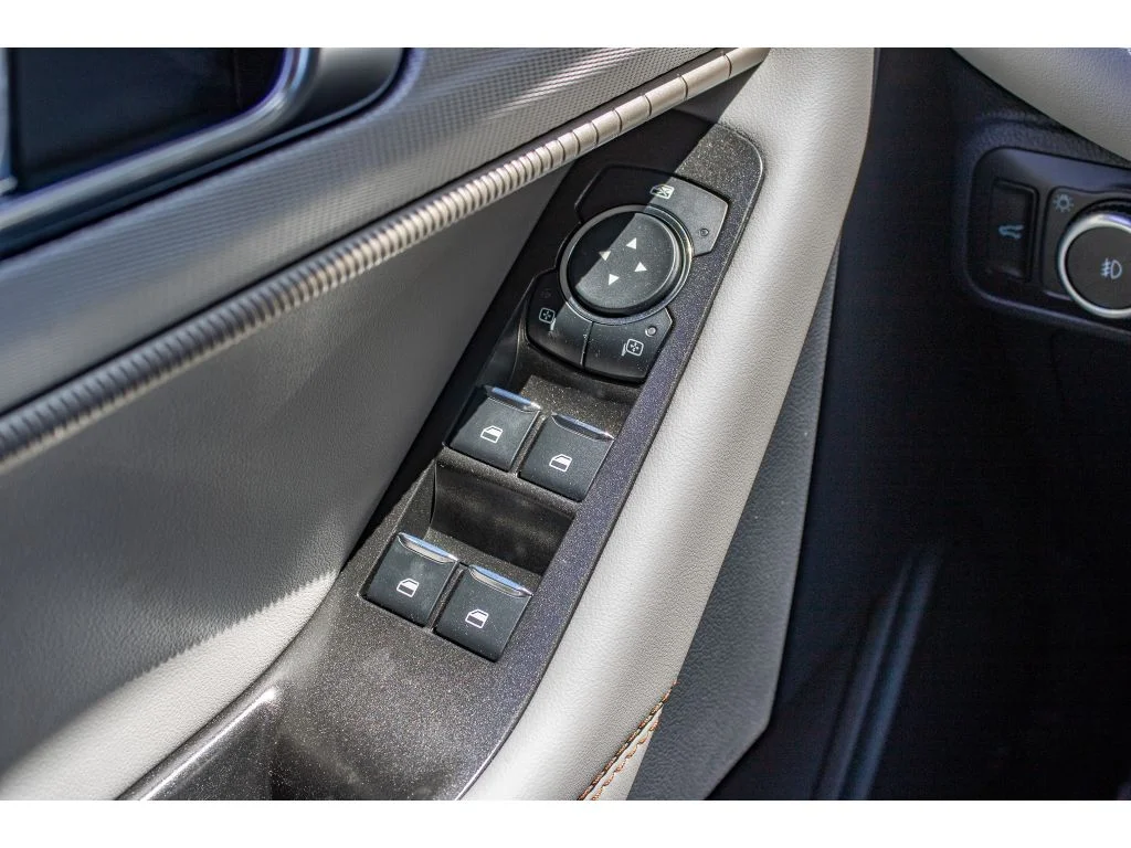 New 2026 SPACE WHITE METALLIC Ford Active w/200A Pkg image 37