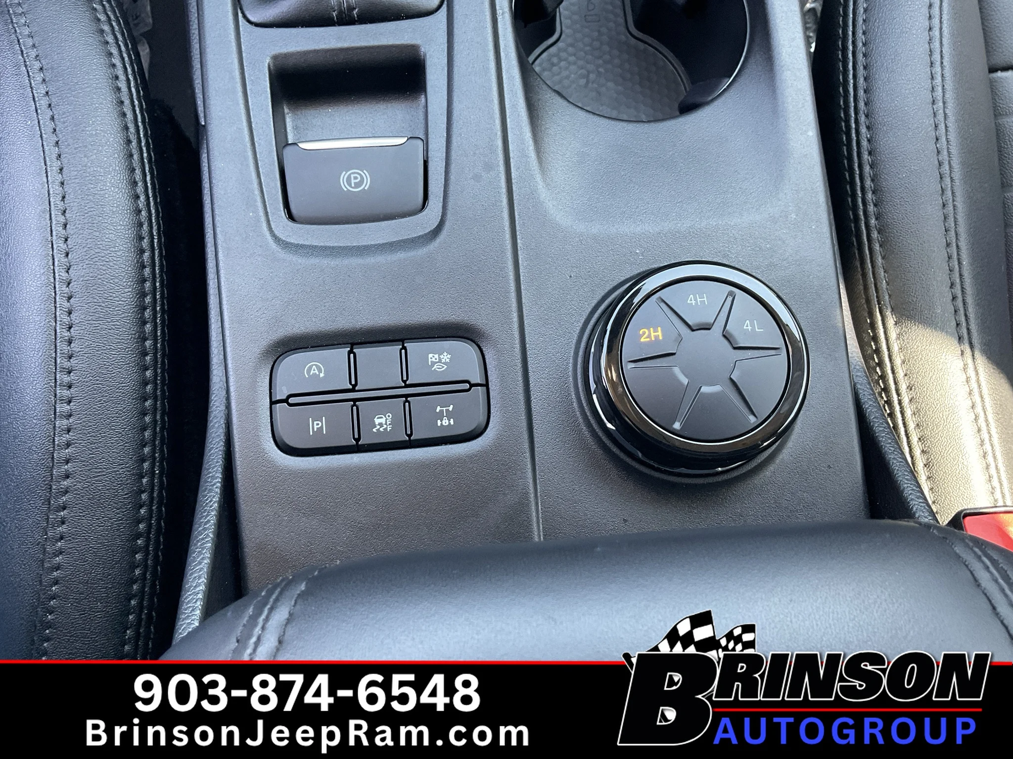 Used 2025 Desert Sand Ford LARIAT image 26
