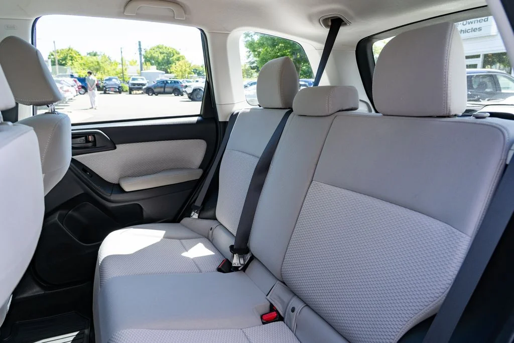Used 2017 Gray Subaru 2.5i image 22